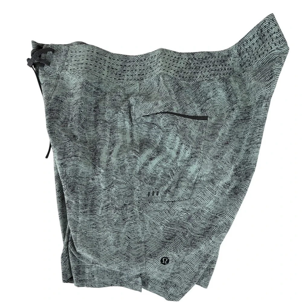 Lululemon Current‎ State Board Shorts 38 Sage Green Black Wave Print Swim Trunks